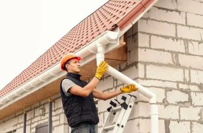 Pose et remplacement de gouttières à Lemuy